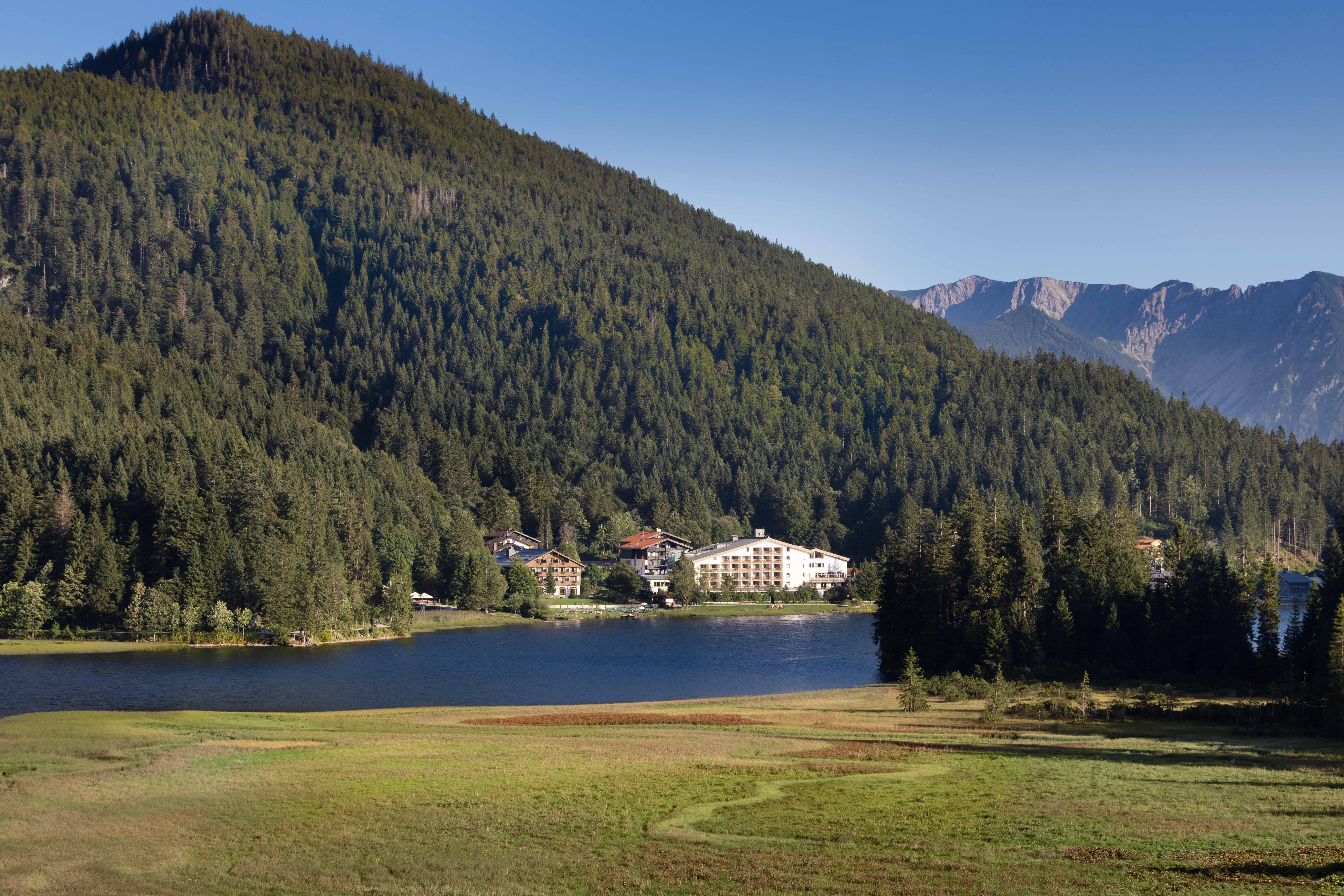 Arabella Alpenhotel Am Spitzingsee, A Tribute Portfolio Hotel Bagian luar foto